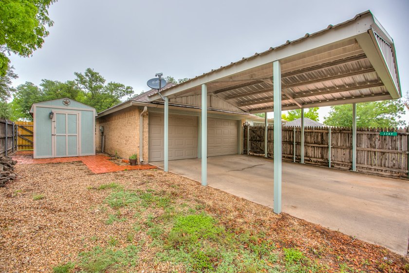 WOW!!! Spacious 4BR/2BA home located on a beautiful tree lined - photo 37