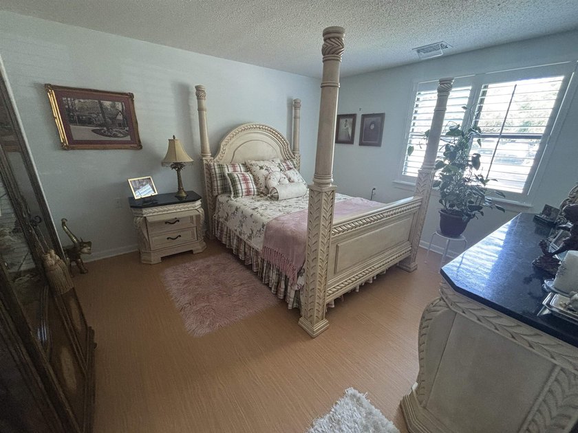 Covenant Towers is a 55 and older fantastic Retirement Community - photo 8
