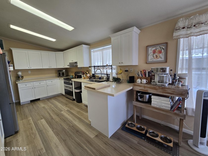 PRICED TO SELL! This is well-maintained 3-bedroom, 2-bath home - photo 10