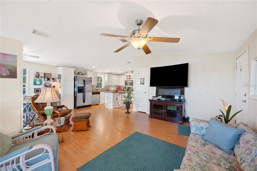 THIS HOME QUALIFIES FOR 100% FINANCING (No PMI and No Income - photo 13