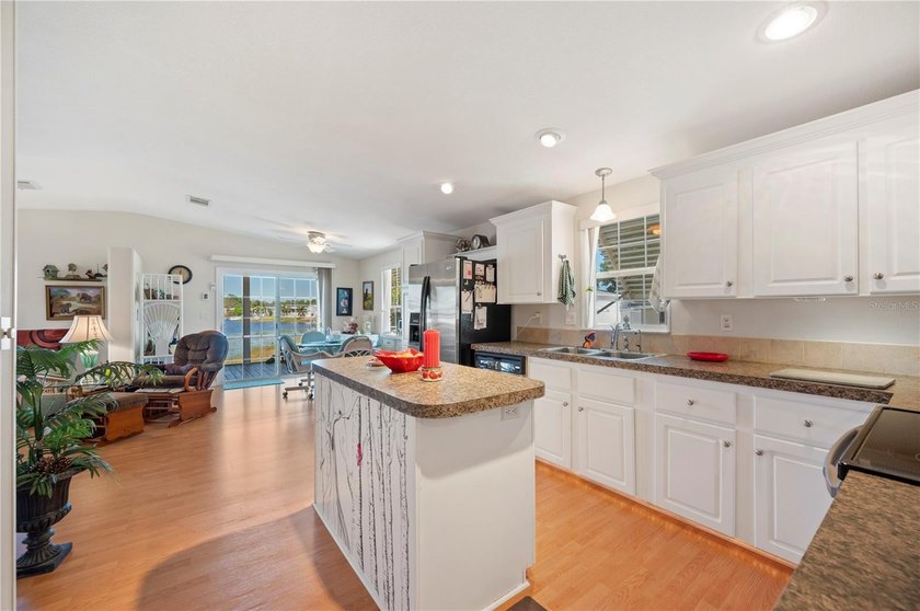 THIS HOME QUALIFIES FOR 100% FINANCING (No PMI and No Income - photo 14