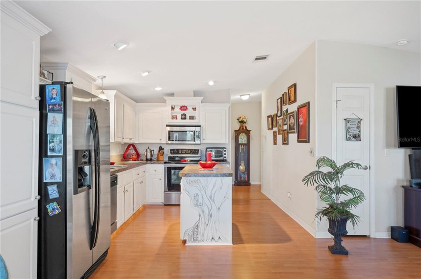 THIS HOME QUALIFIES FOR 100% FINANCING (No PMI and No Income - photo 15