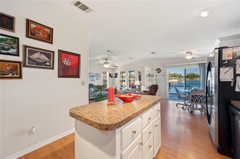 THIS HOME QUALIFIES FOR 100% FINANCING (No PMI and No Income - photo 16
