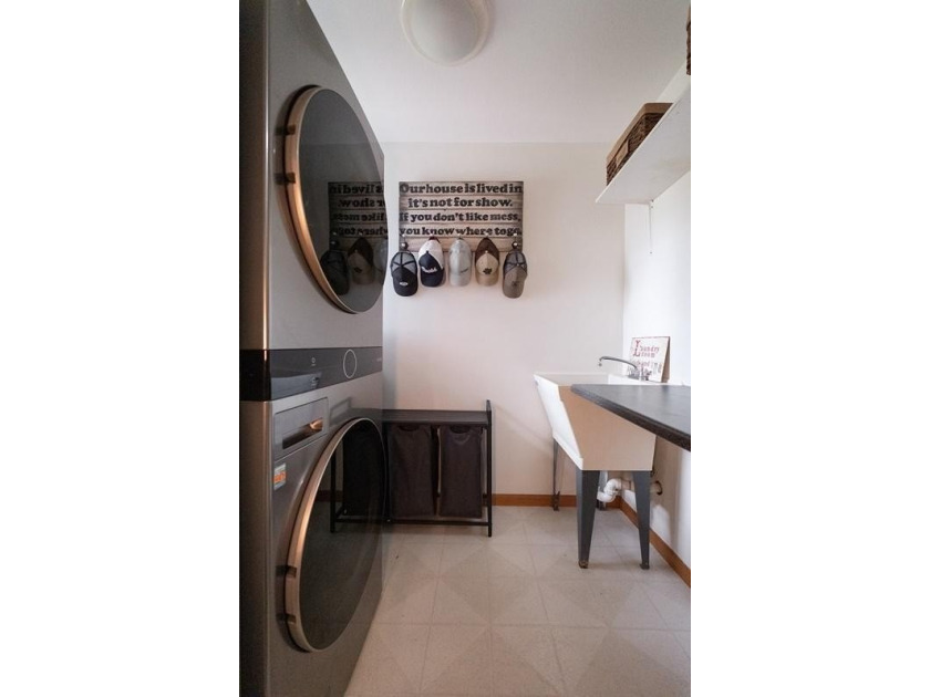 Rare opportunity to own a one-of-a-kind property with frontage - photo 27