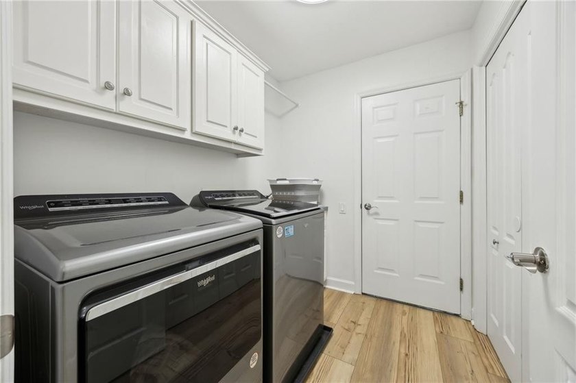 THIS BEAUTIFULLY UPDATED THREE-BEDROOM HOME IN OSPREY COVE IS - photo 36