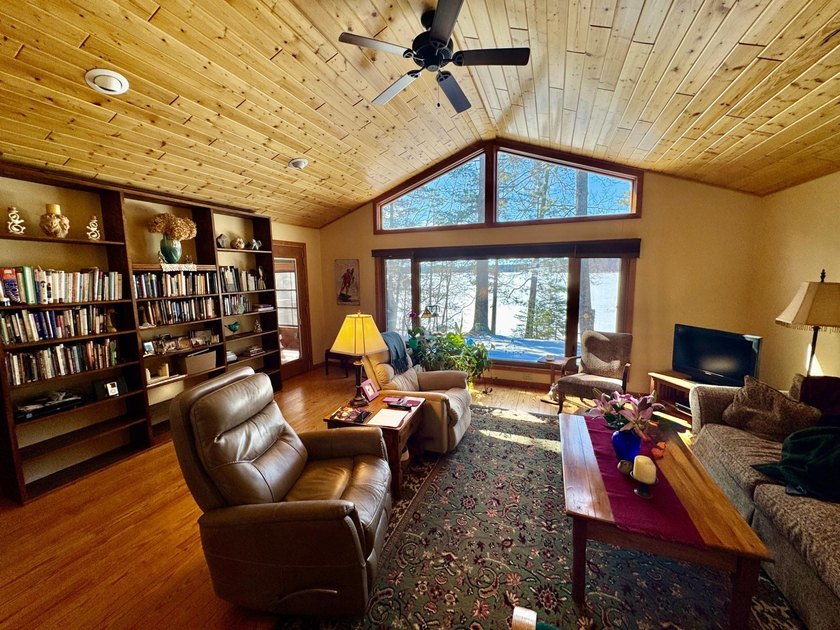 Well-maintained 3BR/1BA home on the serene, no-public-access - photo 6