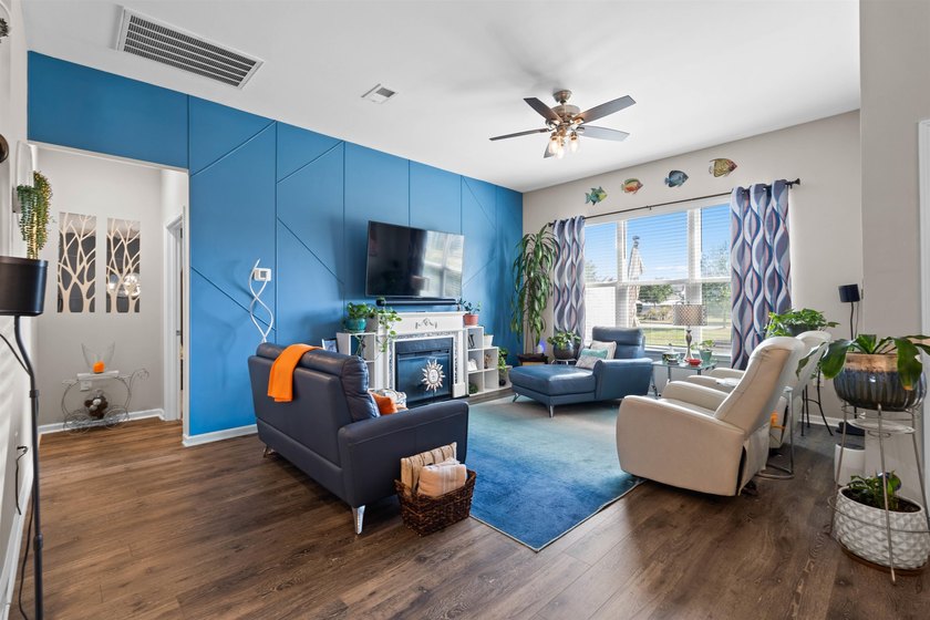 Built in 2021, this beautifully maintained 5-bedroom, 3.5-bath - photo 6