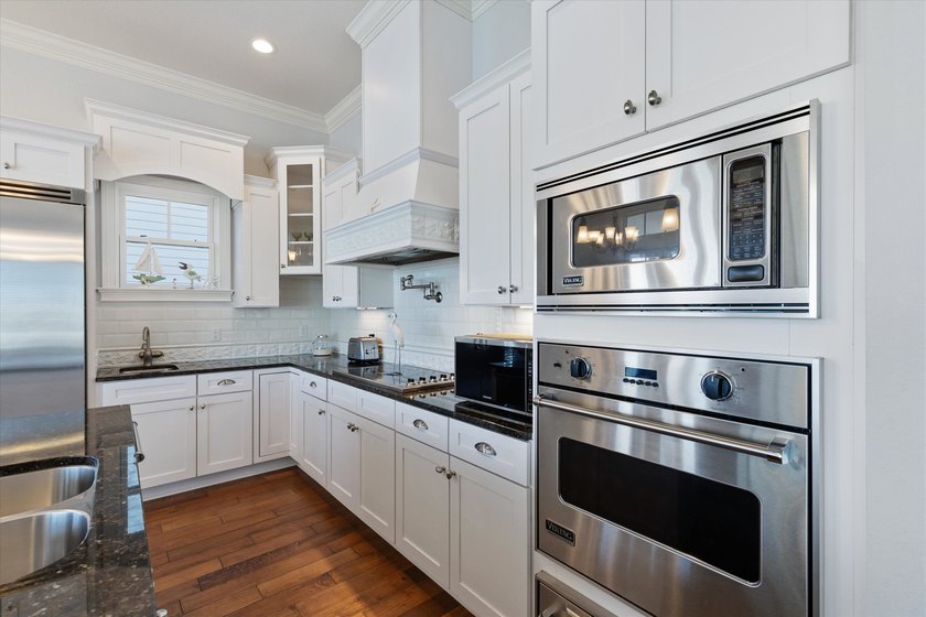 Home comes furnished. Experience laid-back luxury and sweeping - photo 11