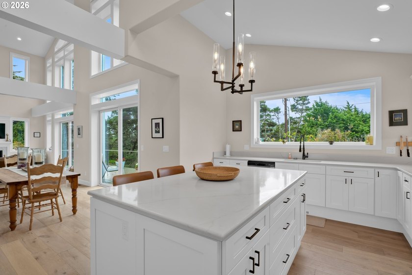 Contemporary coastal luxury awaits in this exceptional - photo 15