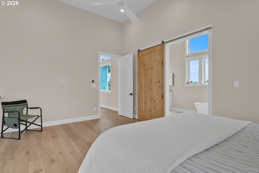 Contemporary coastal luxury awaits in this exceptional - photo 27