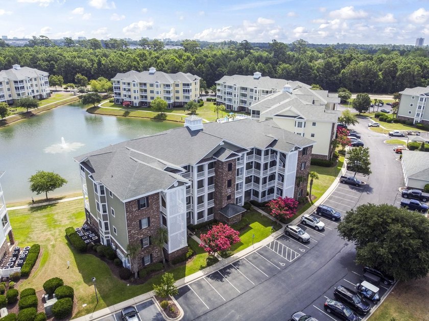 Don't miss this beautifully maintained top-floor end-unit condo - photo 3