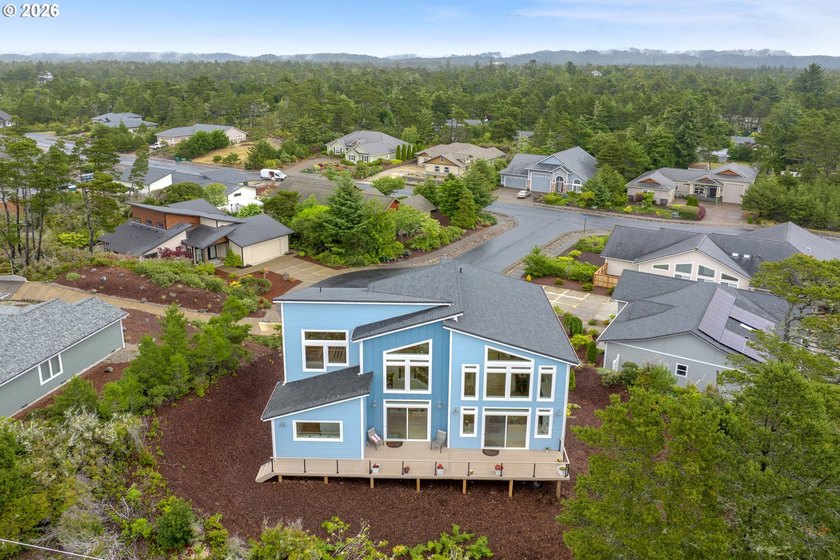 Contemporary coastal luxury awaits in this exceptional - photo 43