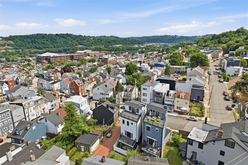Welcome to 724 52nd Street, a striking free-standing modern - photo 44