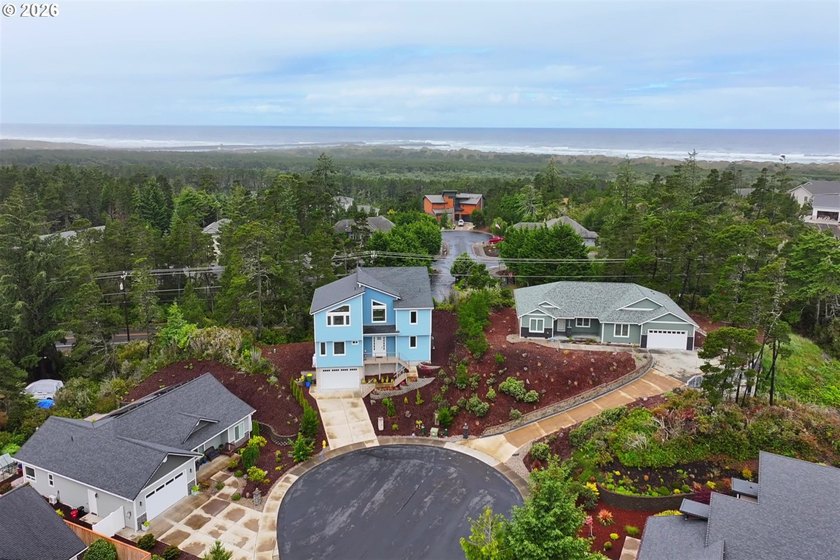 Contemporary coastal luxury awaits in this exceptional - photo 45