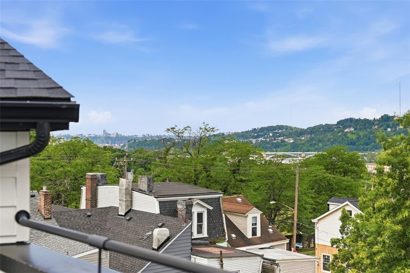 Welcome to 724 52nd Street, a striking free-standing modern - photo 46