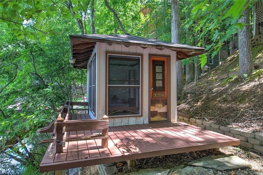 Your Lakeside Sanctuary Awaits: Discover unparalleled lakeside - photo 7