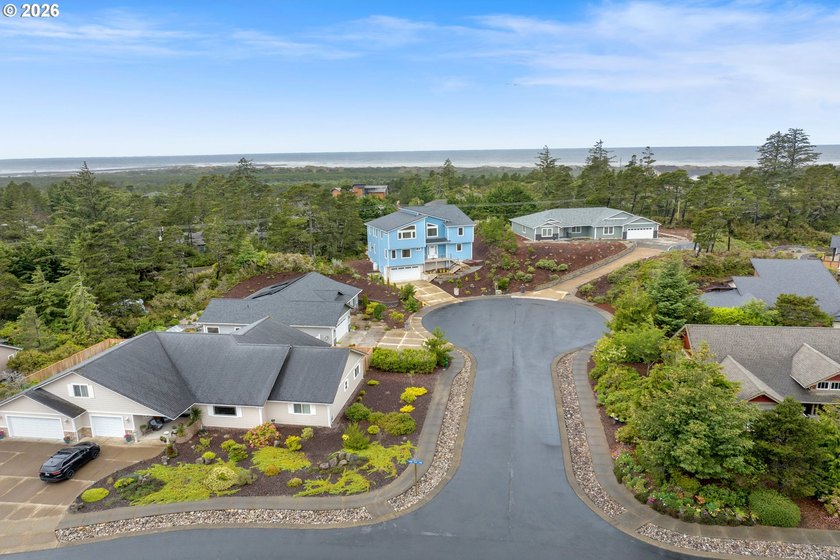 Contemporary coastal luxury awaits in this exceptional - photo 47