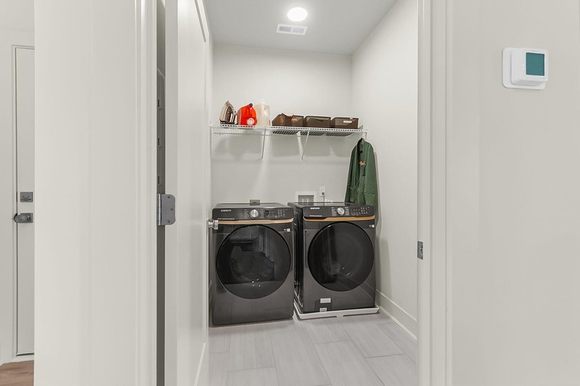Discover the perfect balance of modern comfort and vibrant - photo 8