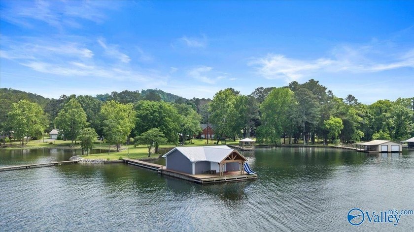 A rare legacy estate on the main channel of Lake Guntersville - photo 8