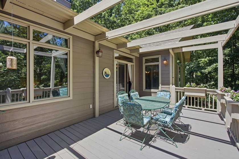 Just three minutes from Big Canoe's North Gate and located in - photo 18