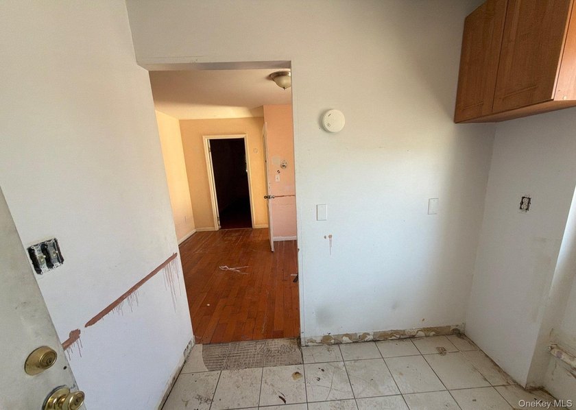 Colonial style home with full basement and detached garage. This - photo 7
