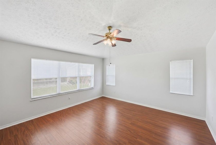 Welcome home to this impeccably kept home in a 55+ gated - photo 25