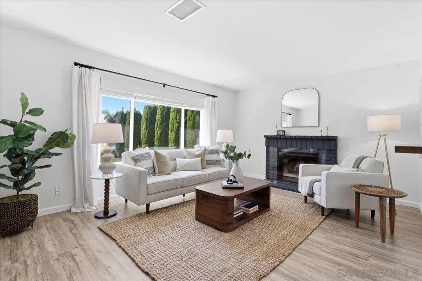 Completely remodeled just five years ago, this beautiful turnkey - photo 4