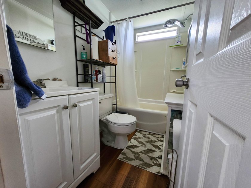 Charming 2BR/1BA Manufactured Home in Crystal Lake - Move-In - photo 9