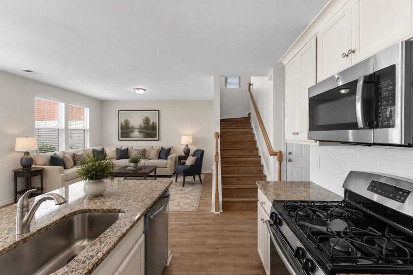 Imagine coming home to a quiet, tree-lined community just - photo 10