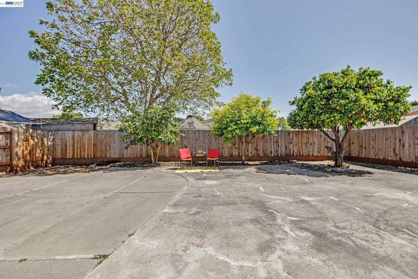 Welcome to this beautifully maintained 3-bedroom, 2-bath home at - photo 22