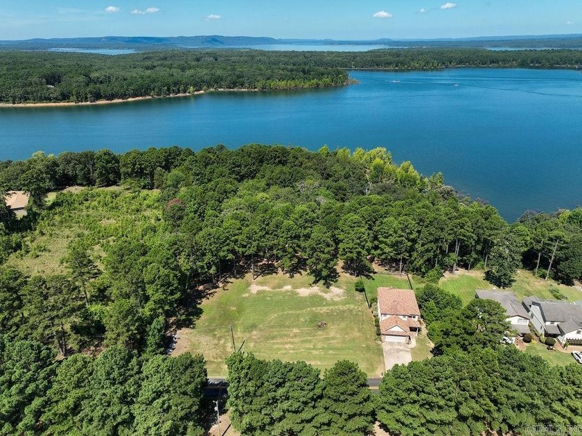 Lakefront living across from Thunderbird Country Club and Golf - photo 5