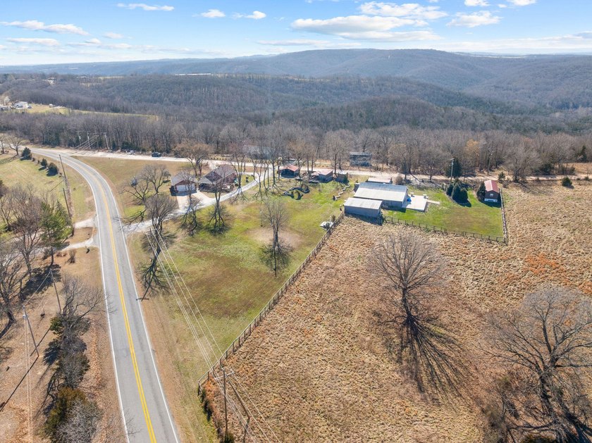 Farmhouse &amp; Turnkey Event Venue on 2.85 Unrestricted Acres in - photo 6