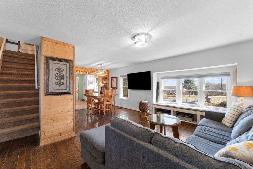 Farmhouse &amp; Turnkey Event Venue on 2.85 Unrestricted Acres in - photo 10