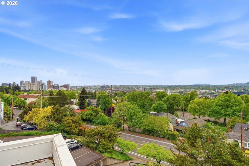 Enjoy elevated Portland living from this light-filled Abitare - photo 32