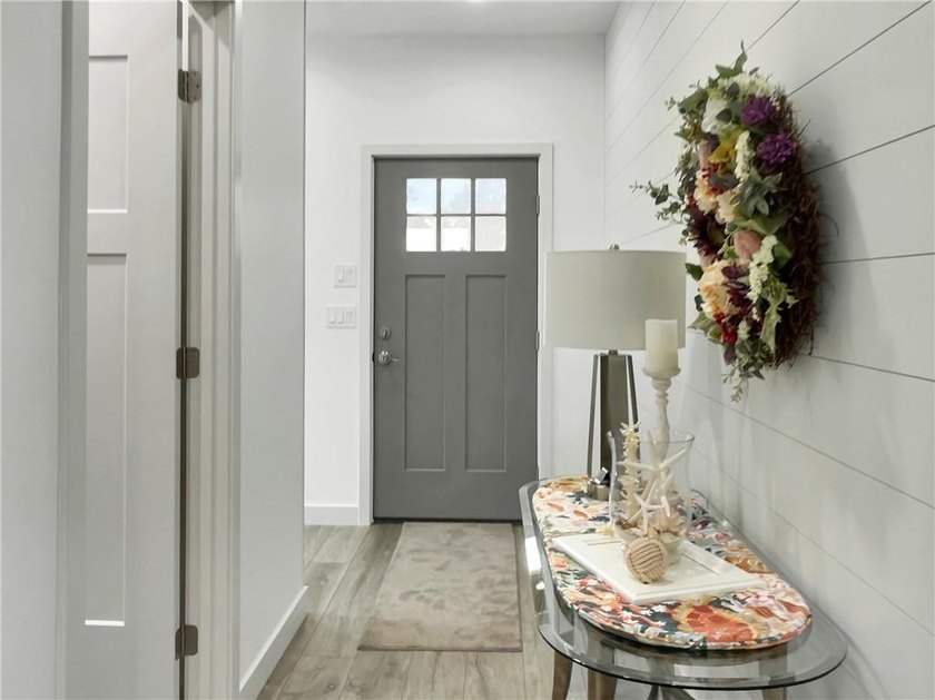 Enjoy the serenity of a South County lifestyle. High quality - photo 6