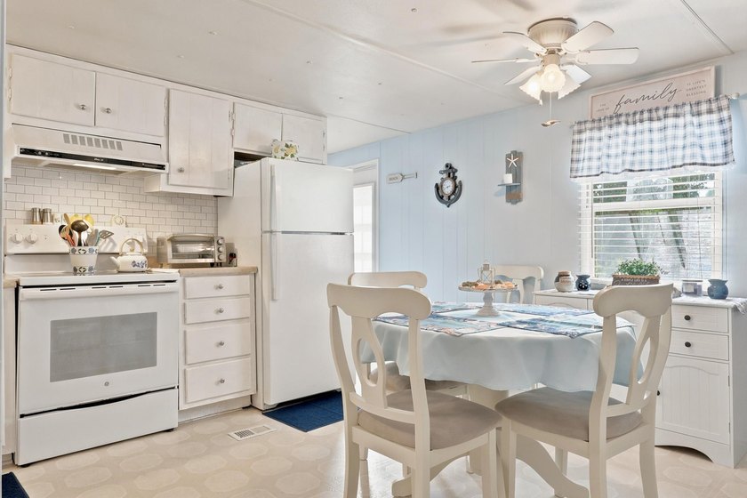 Welcome to Waterway View Community, a desirable 55+ leased land - photo 3