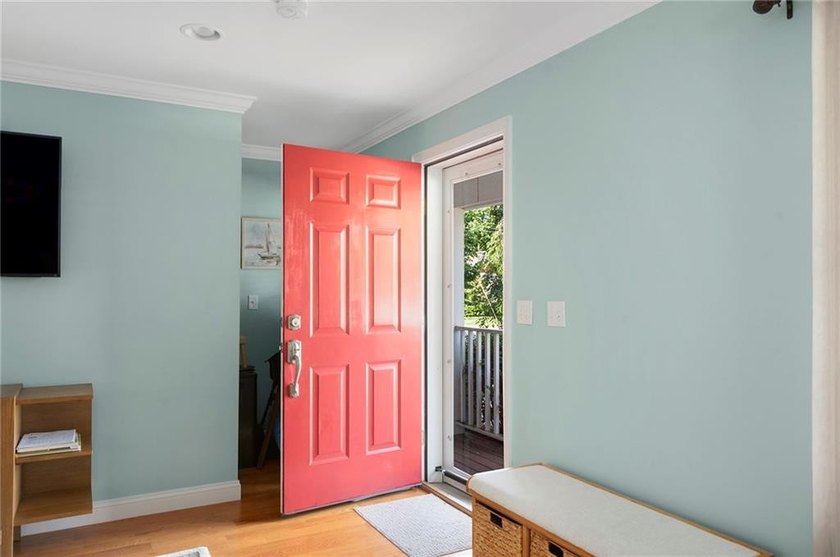 Welcome to 55 Vine Street, a beautifully maintained - photo 4