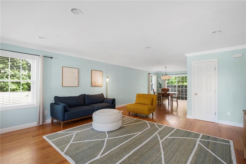 Welcome to 55 Vine Street, a beautifully maintained - photo 5