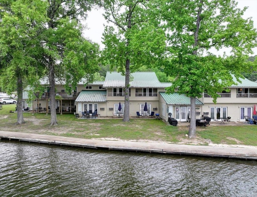 Turnkey Lakefront Condo on Lake Hamilton - Fully Furnished &amp; - photo 2