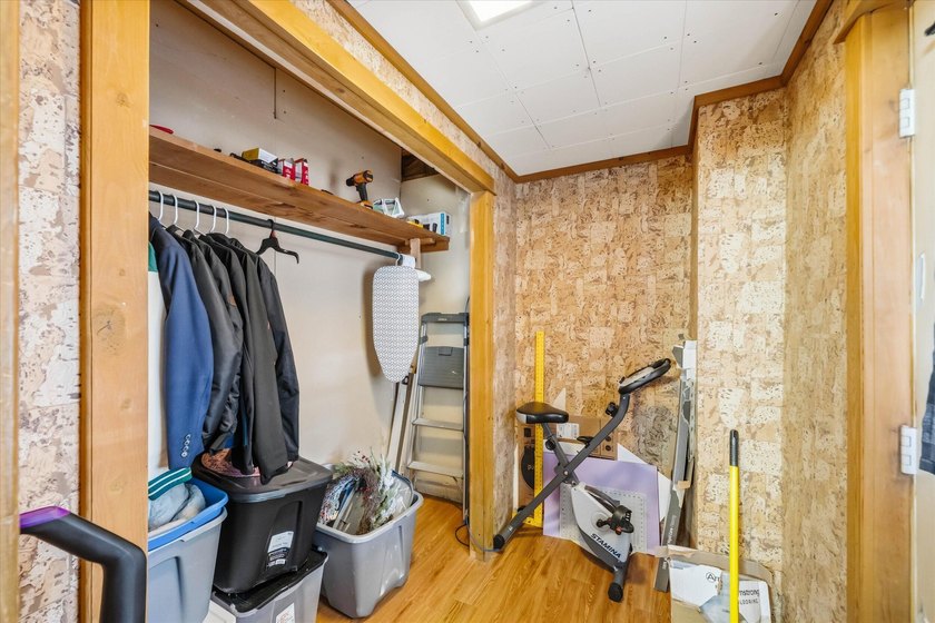 Welcome home to your charming 3-bedroom, 1-bath home in a - photo 14
