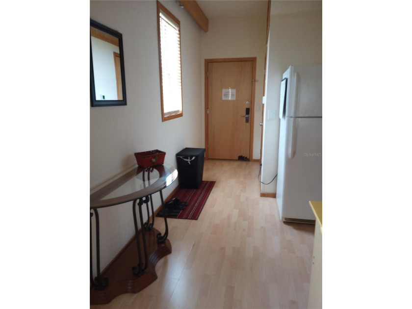 Charming end-unit condo in the heart of European Village in Palm - photo 2
