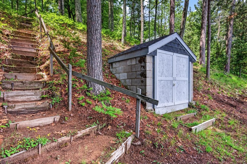 Enjoy stunning water views from this 2-bedroom, 1-bathroom cabin - photo 10