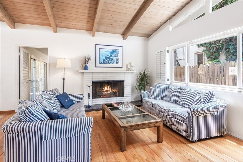 This classic Manhattan Beach charmer is the quintessential beach - photo 4