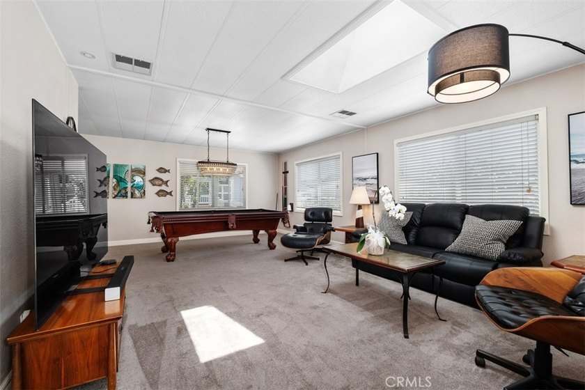Welcome to this cozy beach oasis, perfectly situated just - photo 3