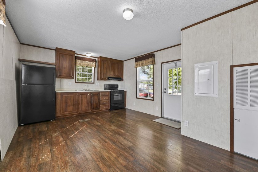 Looking to downsize and declutter? This 1 bedroom 1 bath 2016 - photo 5
