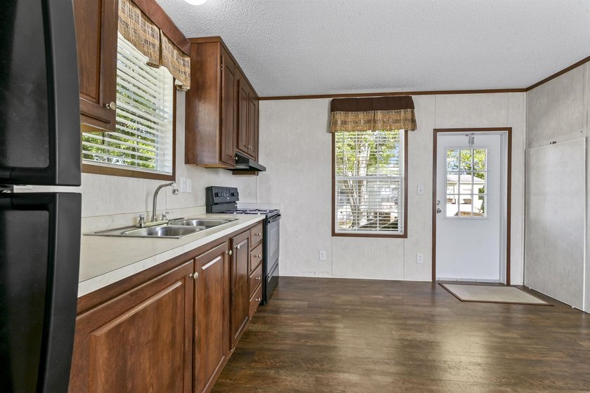 Looking to downsize and declutter? This 1 bedroom 1 bath 2016 - photo 6