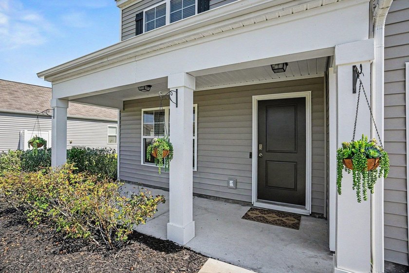 Welcome home to this stunning, move-in-ready 5-bedroom - photo 3