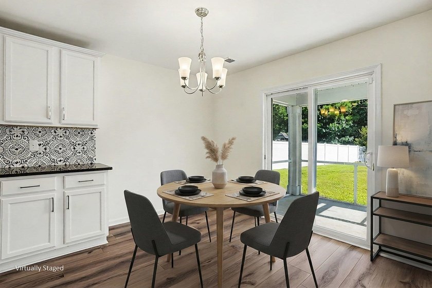 Welcome home to this stunning, move-in-ready 5-bedroom - photo 6