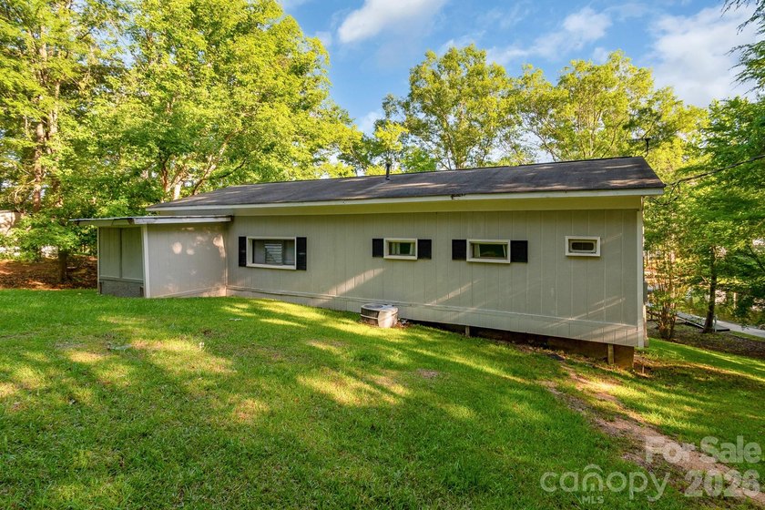 Beautiful waterfront retreat on Lake Wateree! Nestled in a quiet - photo 47