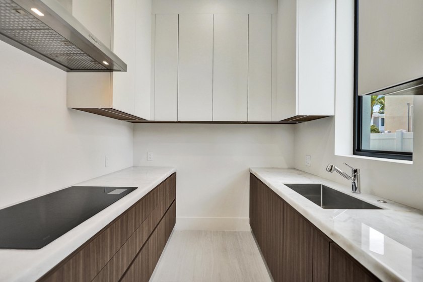 Welcome to Villa Aurelia, the Golden Villa, a recently completed - photo 7